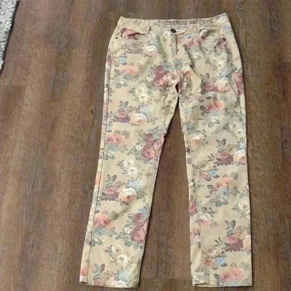 Vanilla Star Jean skinny fit flowered pattern size 8